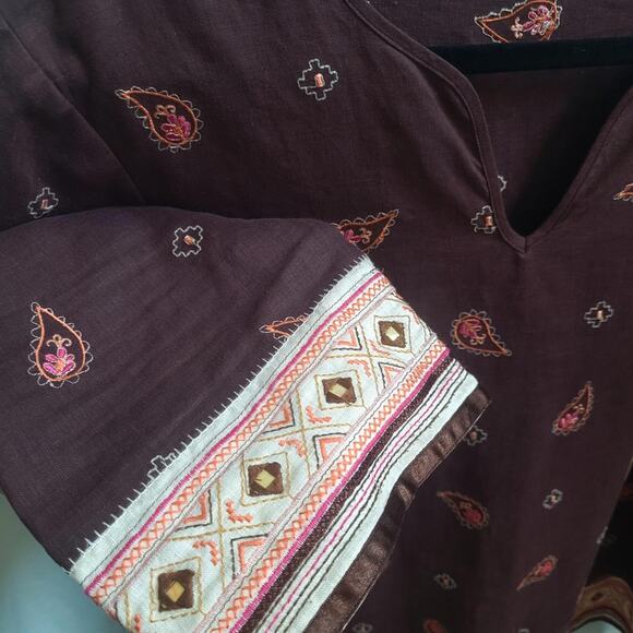 Grace Brown Tunic with 3/4 Length Sleeves Pink Paisley W Accents - Picture 3 of 6